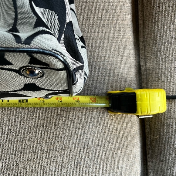 Authentic Coach Handbag - Picture 8 of 9